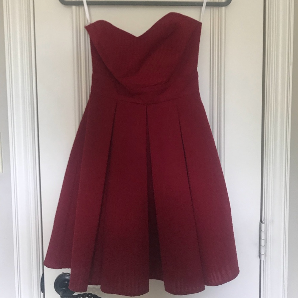 Lauren James Corbin Solid Seersucker in Crimson
